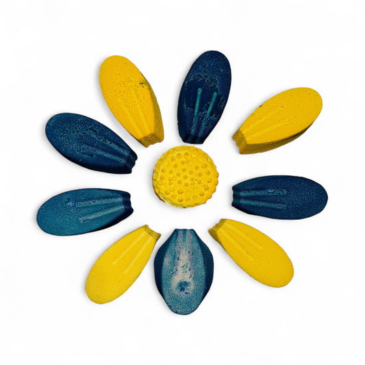 One (1) 10pc Flower
